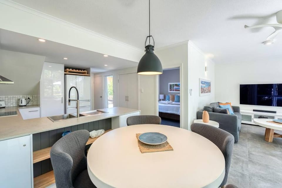 A Tropical Nite Apartment hotel in Port Douglas