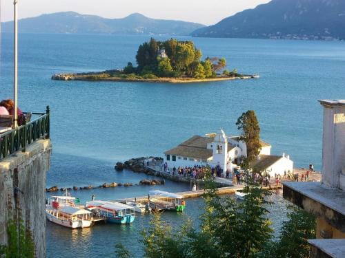 Ami's House only for WOMEN dormer Hostel in Corfu