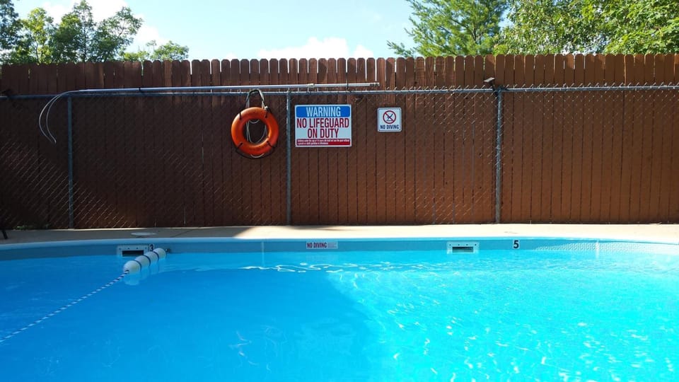 Shady Acre Inn and Suites Motel in Table Rock Lake