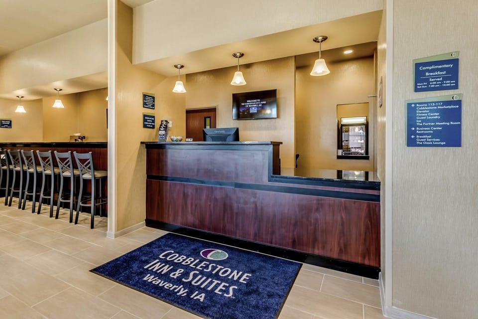 Cobblestone Inn & Suites - Waverly Hotel in Iowa