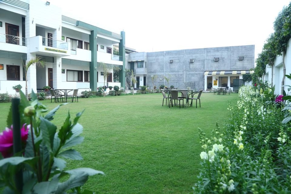 Hotel Whistling Greens Hotel in Punjab, India