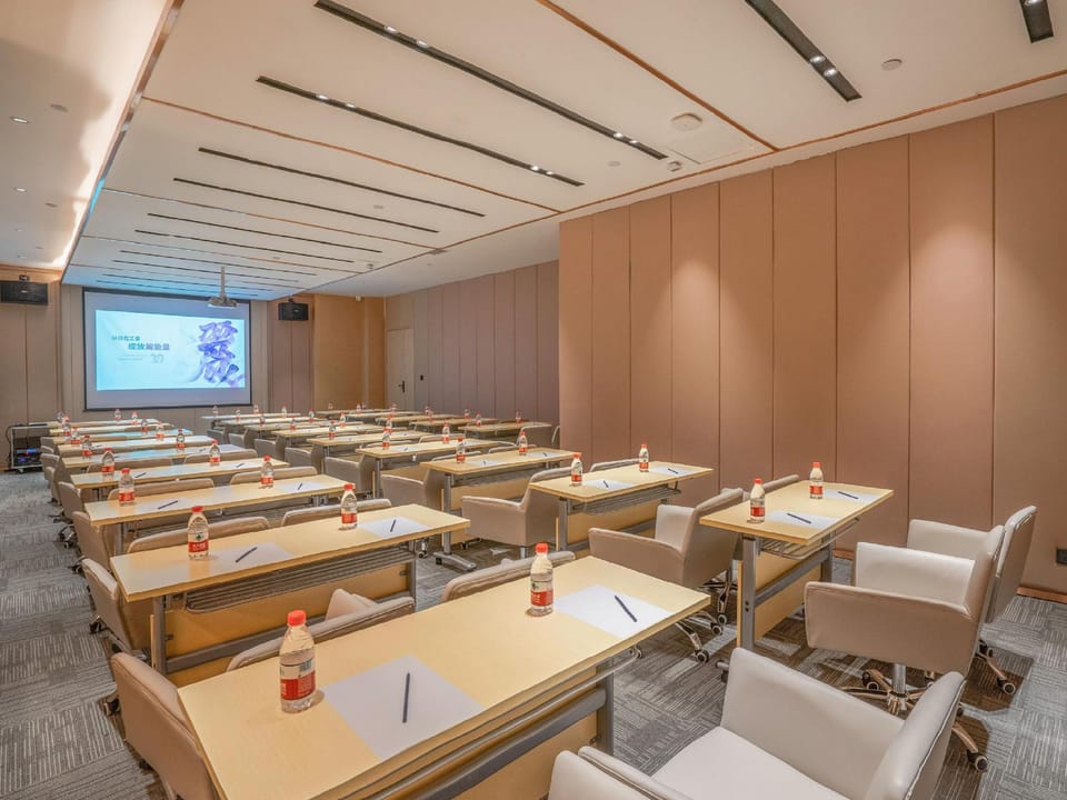 Lavande Hotel Wuhan Xinhua Road Qushuilou Hotel in Wuhan