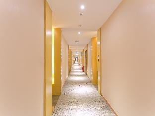 Lavande Hotel Shenzhen Luohu Port Guomao Metro Station Hotel in Hong Kong