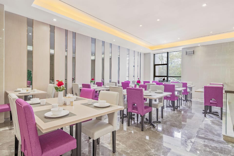 Lavande Hotel Xianyang High-speed Railway Station Hotel in Xian