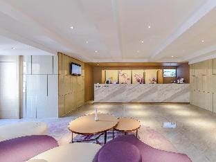 Lavande Hotel Chongqing Yangjiaping Pedestrian Street Metro Station Hotel in China