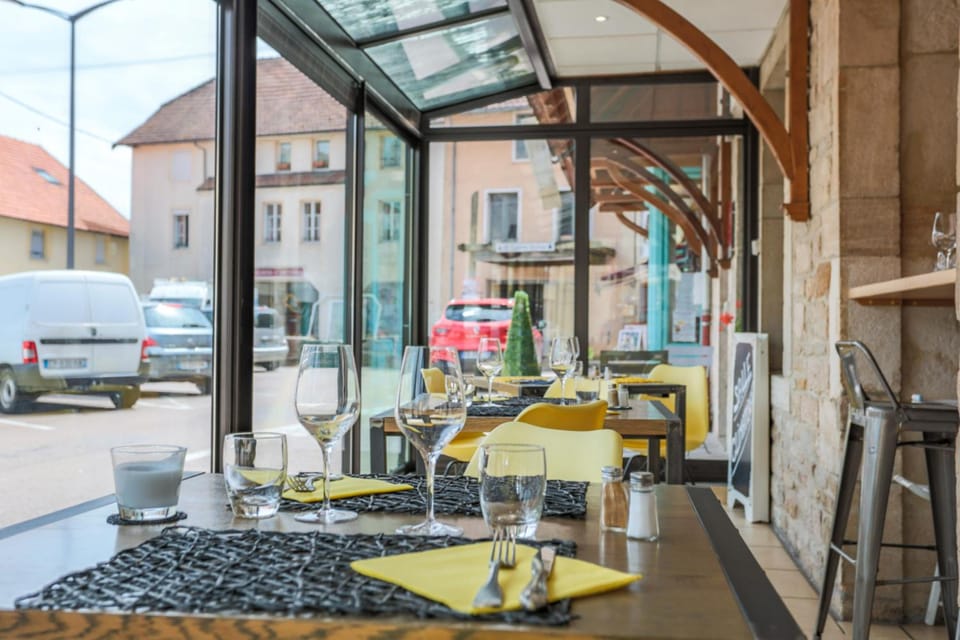 Hotel du Commerce Hotel in Bourgogne-Franche-Comté