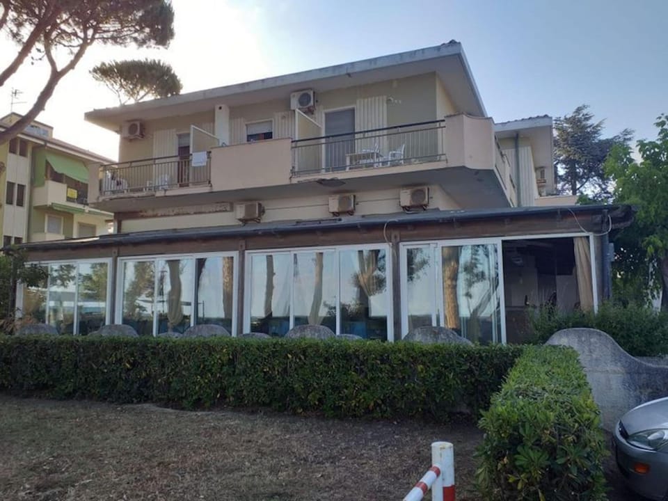 Spacious double room beside the sea Hotel in Pineto