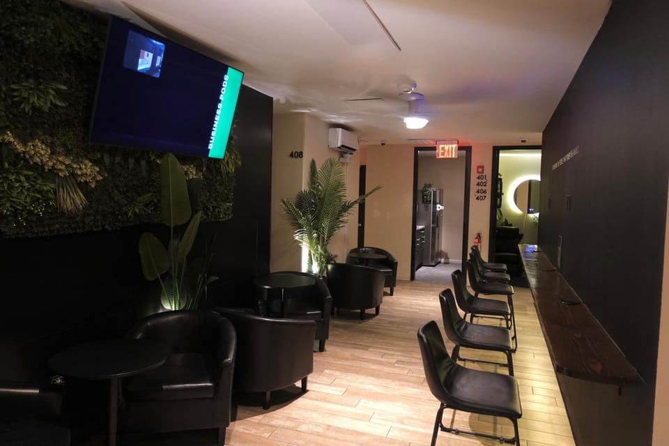 Shared lounge/TV area