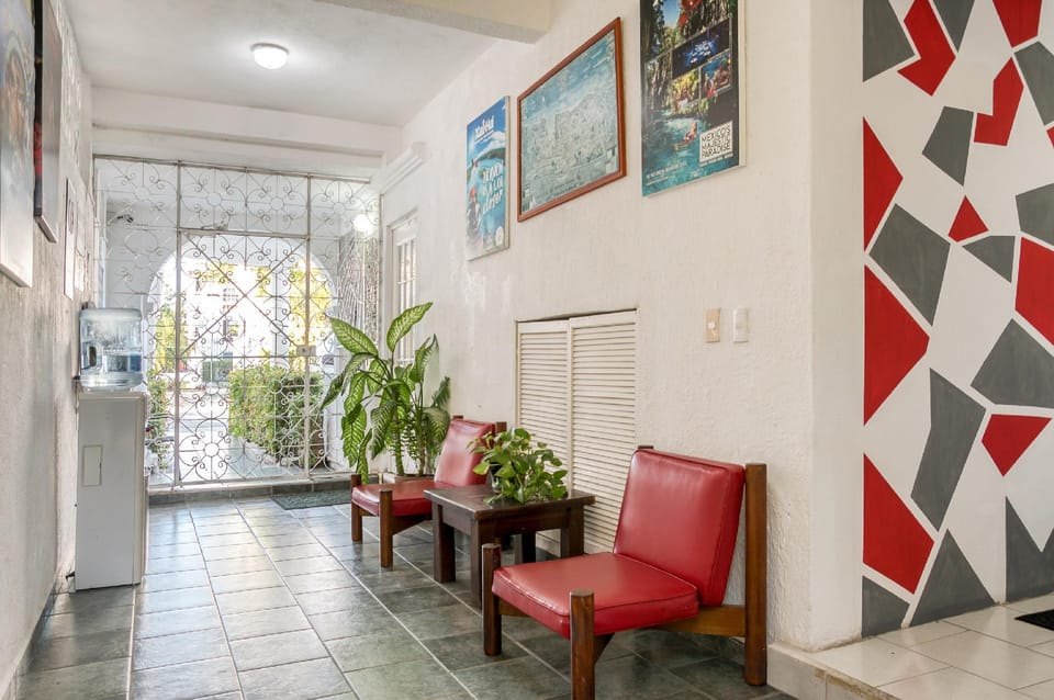 Farallon Inn Hotel in Cancun