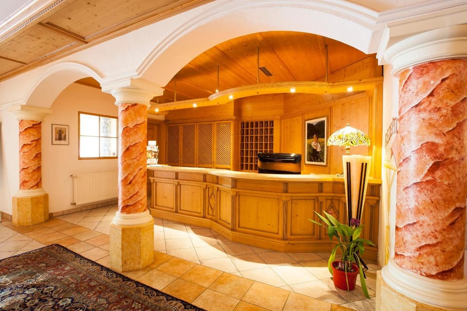 Hotel & Appartements Alpenresidenz Viktoria Apartment hotel in Neustift im Stubaital