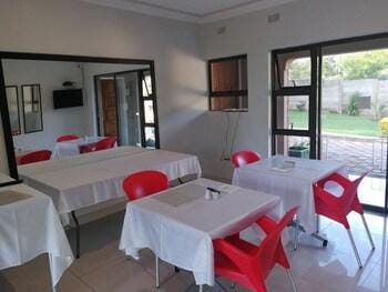 Palm Leaf Gardens Hotel in Zimbabwe