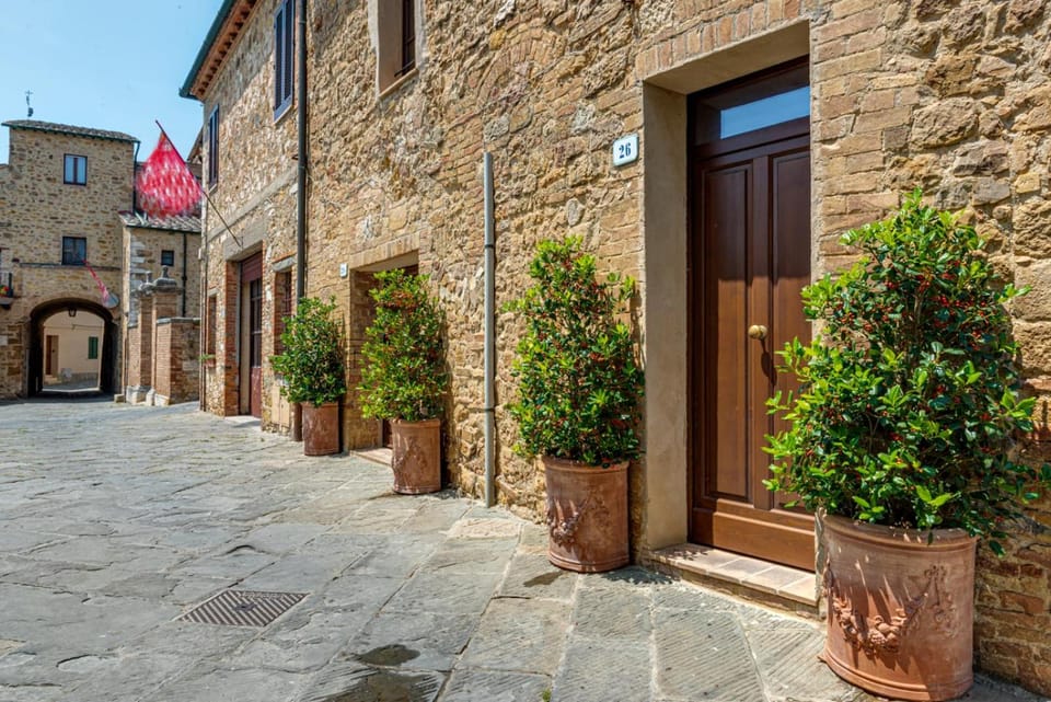 b&b BORGO CAPITANO COLLECTION Albergo diffuso - Centro Storico Hotel in San Quirico d'Orcia