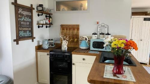 Wheelhouse - Grinkle Bell Cottage Hotel in England