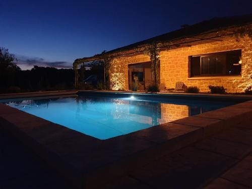 Chambres d'hotes du Mas de la Corniche Hotel in Provence-Alpes-Côte d'Azur