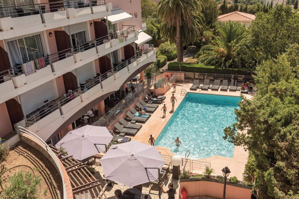 Zenitude Hotel-Residences Le Cannet Apartment hotel in Mougins