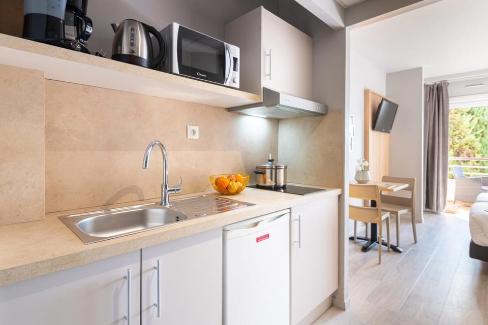 Zenitude Hotel-Residences Le Cannet Apartment hotel in Mougins