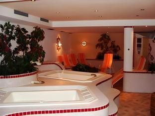 Hot tub