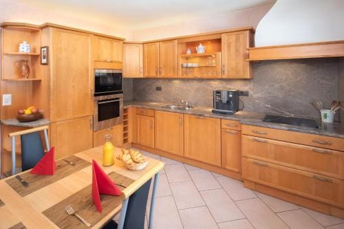 Petit Paradis Inn in Crans-Montana