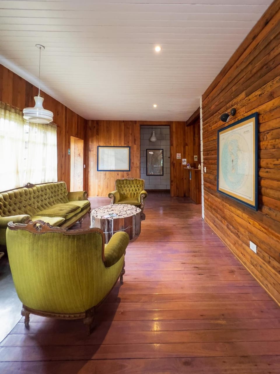 Shared lounge/TV area