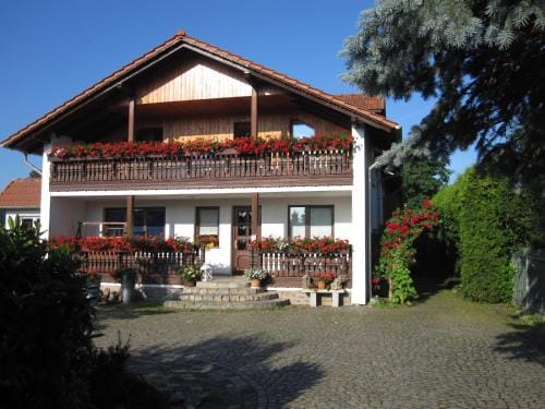 Urlaubspension 'Hohes Rott' und Apartmenthaus Hotel in Thuringia, Germany