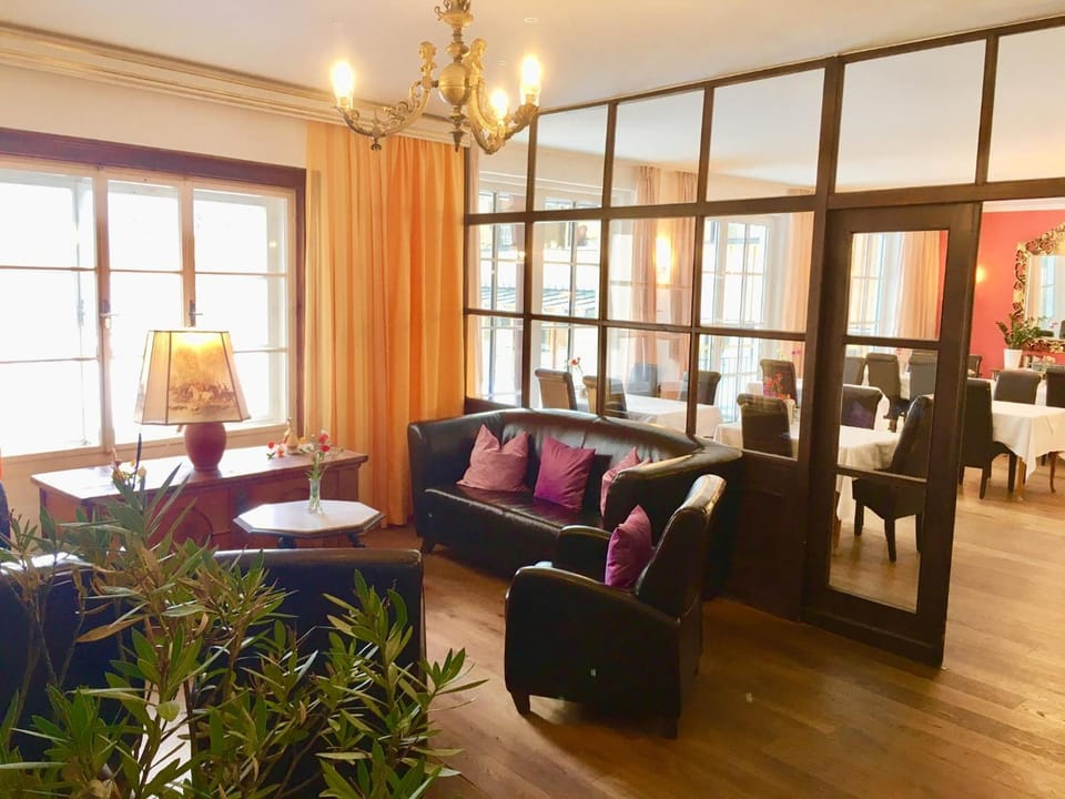 Shared lounge/TV area