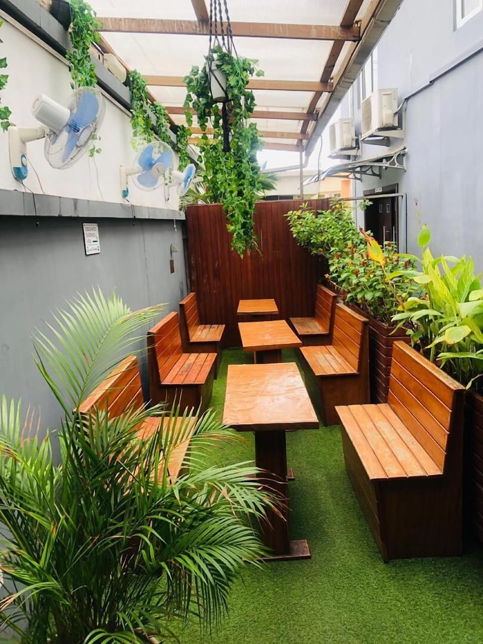 H21 Apartments & Lounge Hotel in Lagos