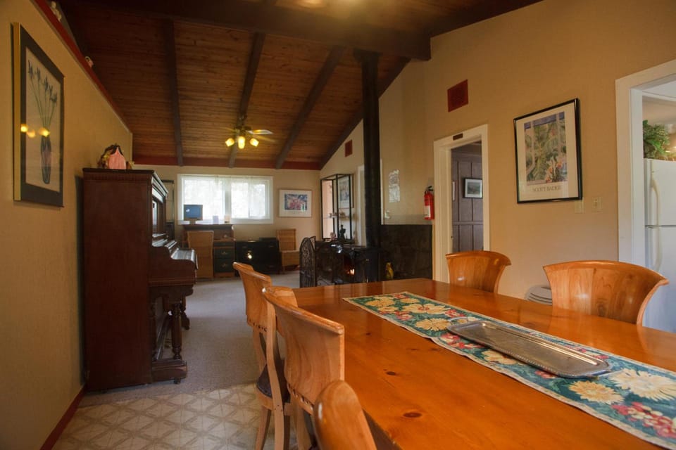 Shared lounge/TV area