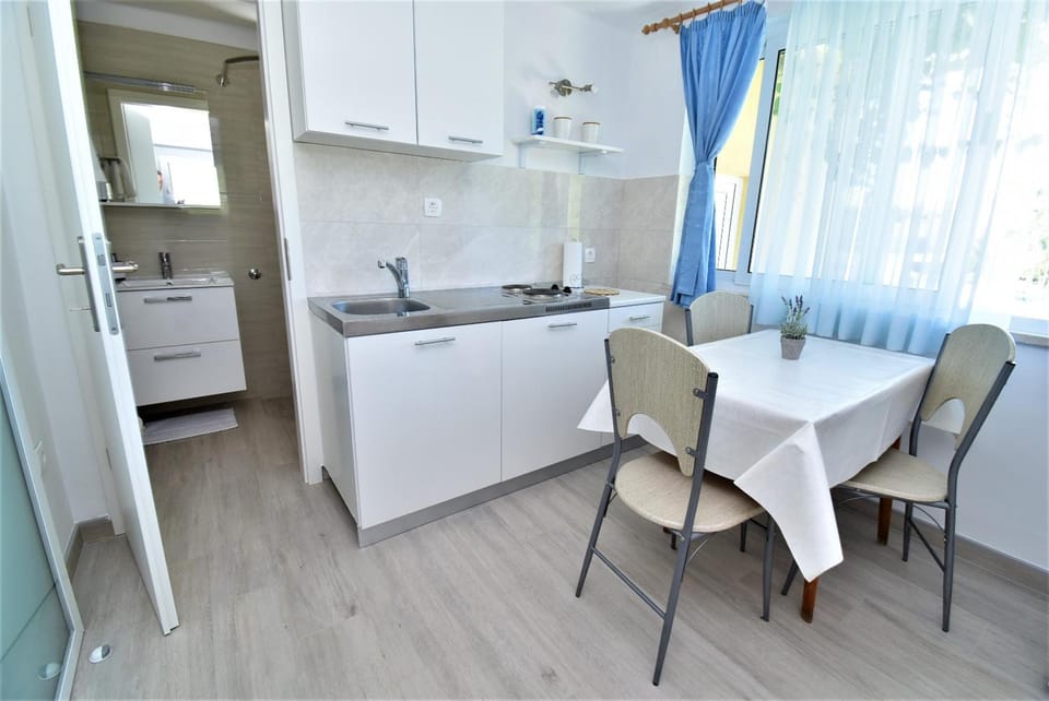 Guesthouse Kanjuo Hotel in Srebreno