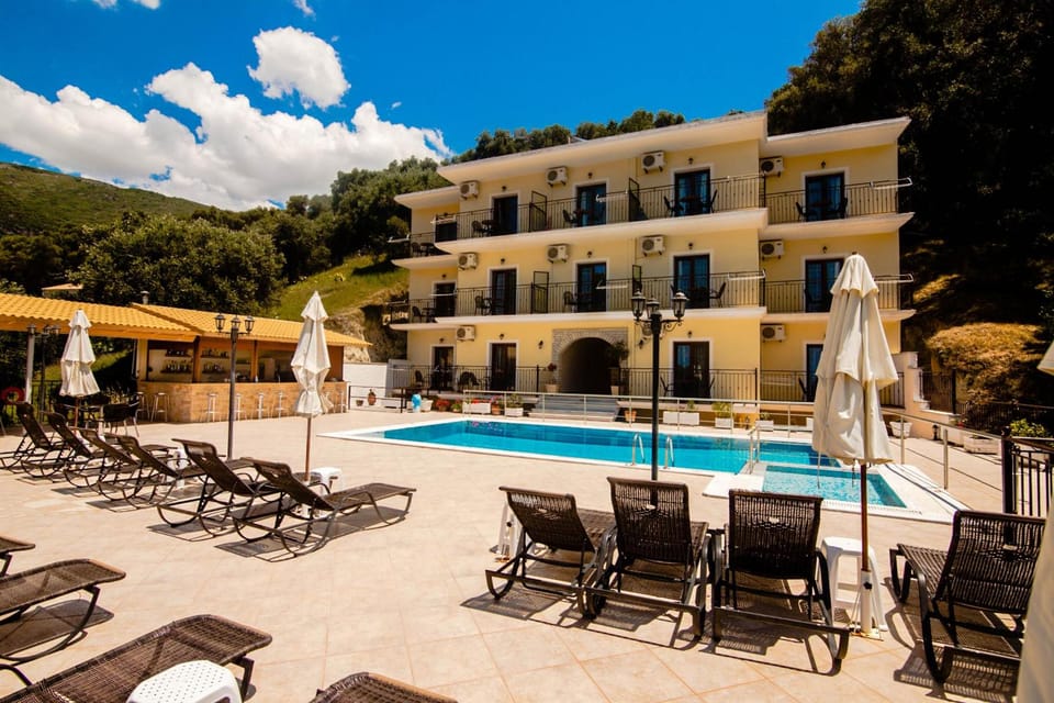 Petrino Apartments Apartment hotel in Greece