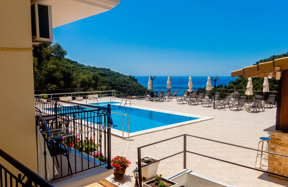 Petrino Apartments Apartment hotel in Greece