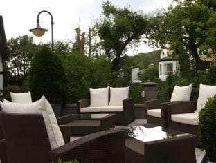 Konigshof Bed and Breakfast Hotel in Oberursel