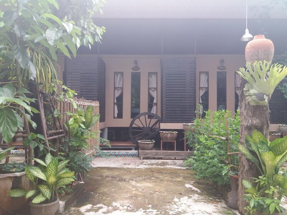 339 Hotels & Resort Resort in Laos