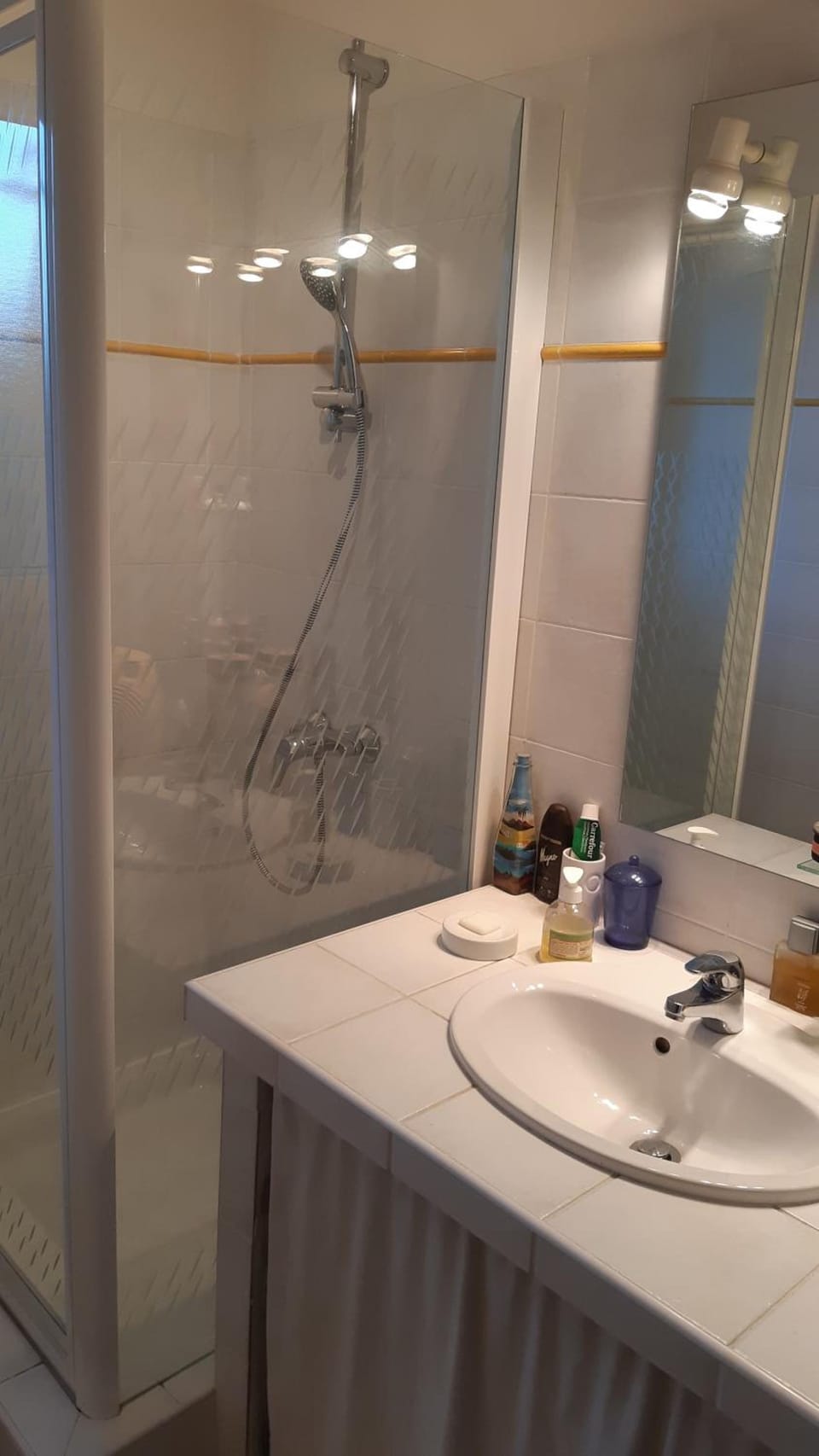 Chambre privee avec Piscine Hotel in Marseille