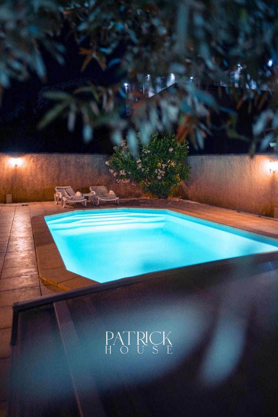 Chambre privee avec Piscine Hotel in Marseille