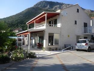 Sunny House Free Parking Hotel in Dubrovnik-Neretva County