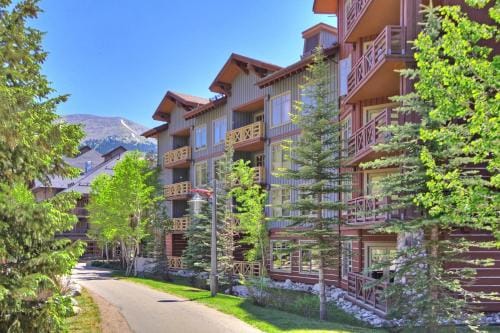 TM225A Tucker Mtn Lodge Hotel Room Hotel in Copper Mountain