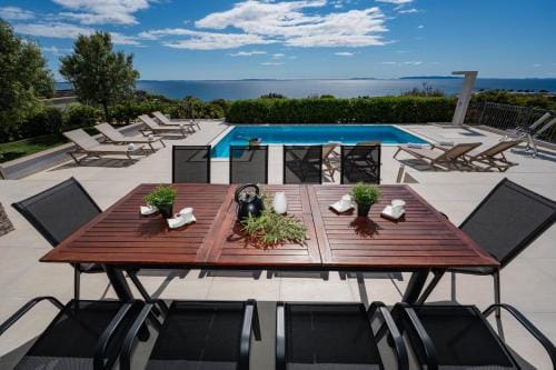 Villas Royal I with Private Pool Hotel in Novalja