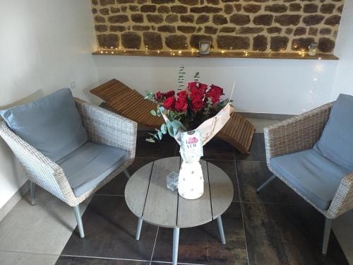 Le Ptit Spa de L'Abbaye Suite love et Spa prive Hotel in Normandy
