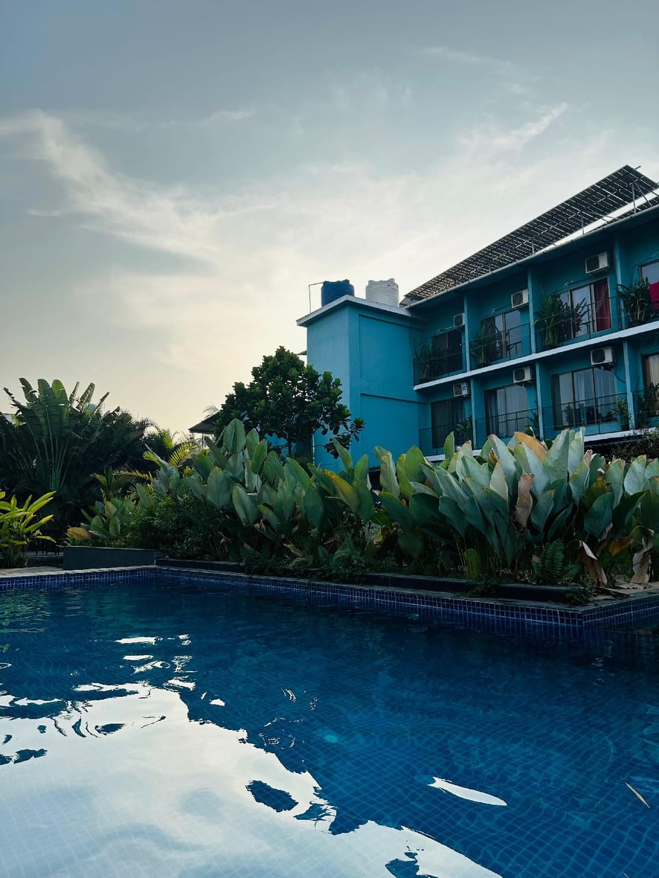 The Blue Sky Hotel in Alibag