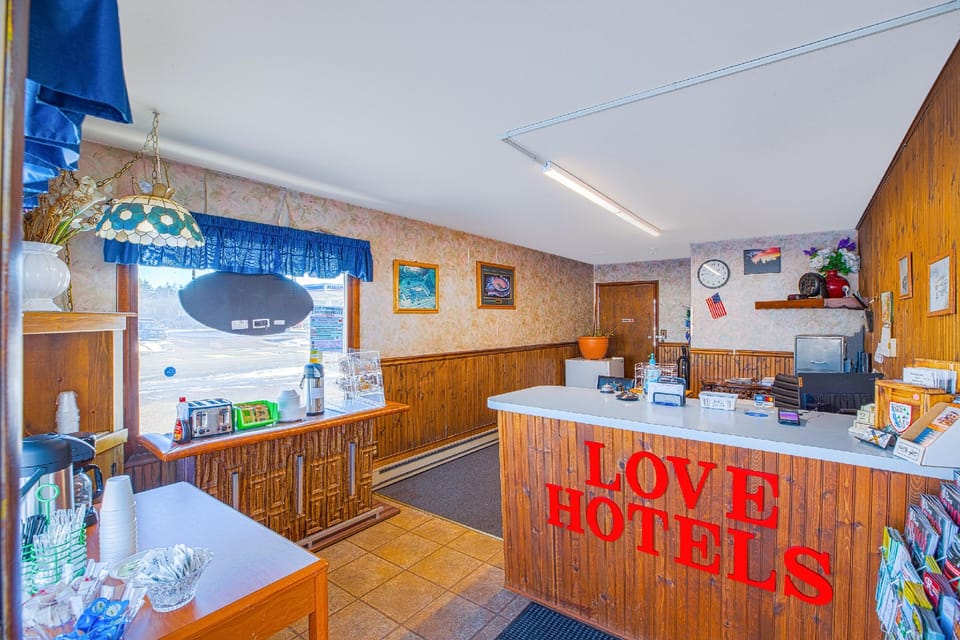 Love Hotels Tomahawk by OYO at Lake Mohawksin WI Hotel in Wisconsin