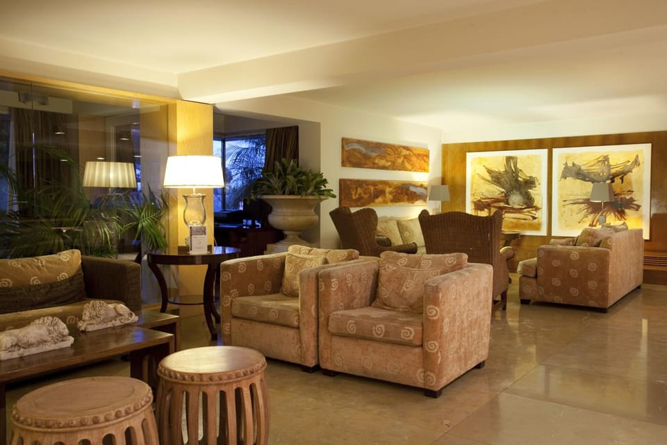 Shared lounge/TV area