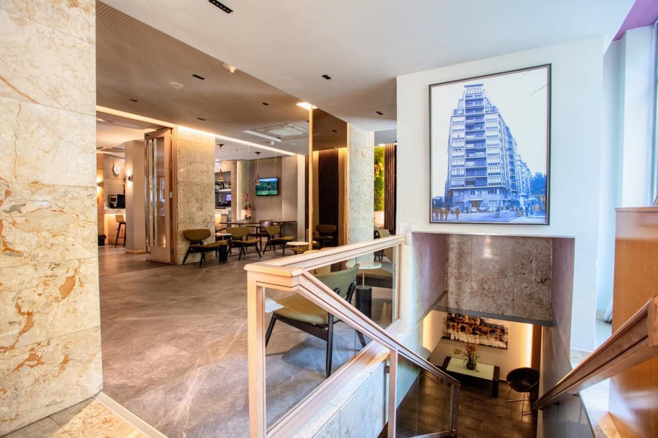Shared lounge/TV area