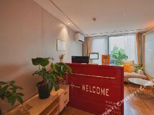 Vail · Great Screen Cinema Apartment (Longhu Bauhinia Tianjie Store) Hotel in Hangzhou