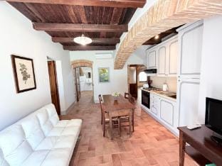 Exclusive Pool-open All Year-spoleto Biofarm-slps 8-village shops, bar1 km Hotel in Umbria