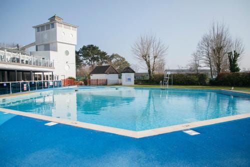 51 Lytchett Bay View, 3 bed, Rockley Park Poole Hotel in Poole