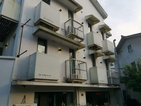 West Lake · Xiaodonglai Guesthouse Hotel in Hangzhou
