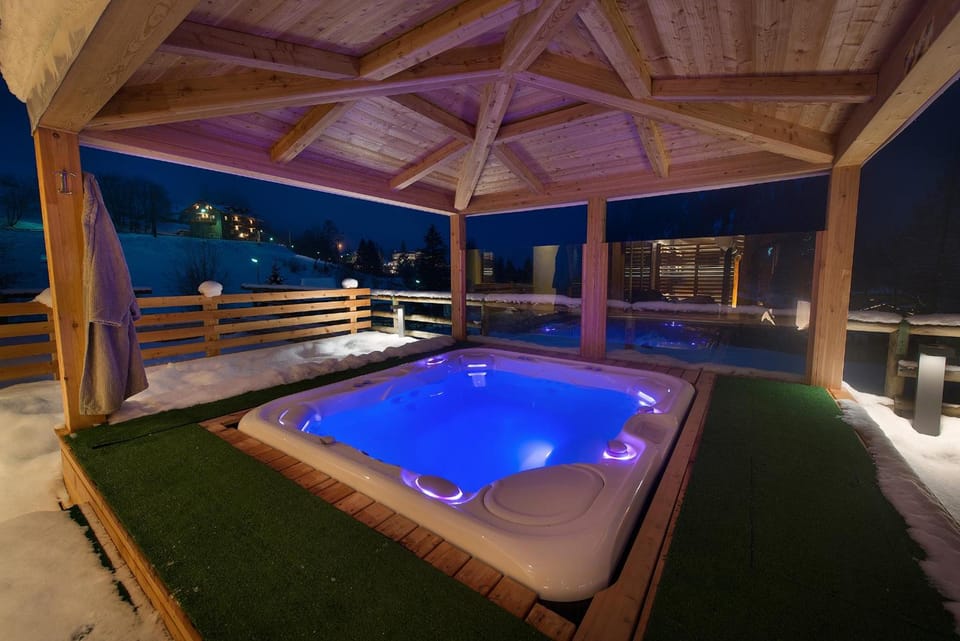 Hot tub