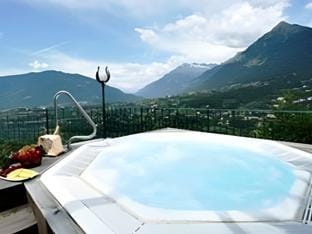 Hotel Finkennest - Panoramic Garden Resort Hotel in Trentino-South Tyrol