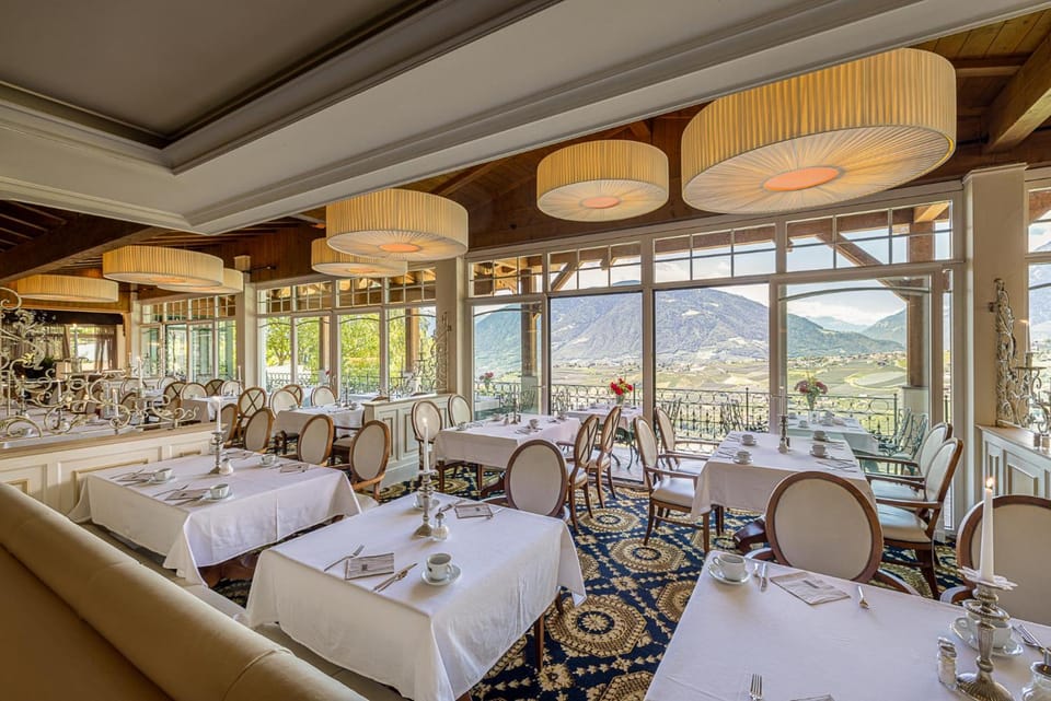 Hotel Finkennest - Panoramic Garden Resort Hotel in Trentino-South Tyrol