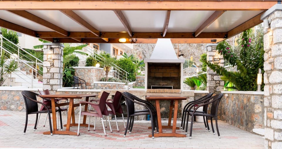 Pefki Sea View Villas Hotel in Lardos